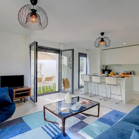 2 Bedroom - Terrace Near Saint-tropez - Happy Sainte-Maxime