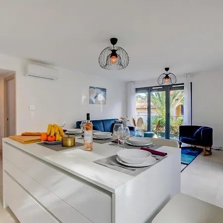 2 Bedroom - Terrace Near Saint-tropez - Happy Appartement *