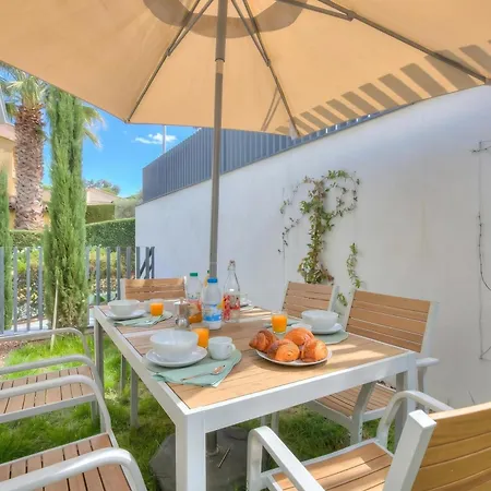 2 Bedroom - Terrace Near Saint-tropez - Happy